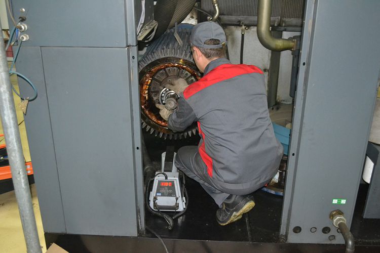 Обслуживание винтового компрессора в Казани